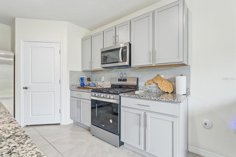 Villa ou maison à vendre à Zephyrhills, Floride: 4 chambres, 220.36 m2 № 2408556 - photo 7
