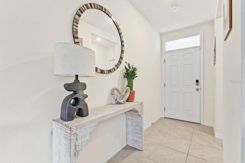 Villa ou maison à vendre à Zephyrhills, Floride: 4 chambres, 220.36 m2 № 2408556 - photo 3