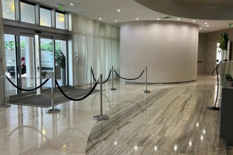 Condo in Bal Harbour, Florida  № 1962298 - photo 1