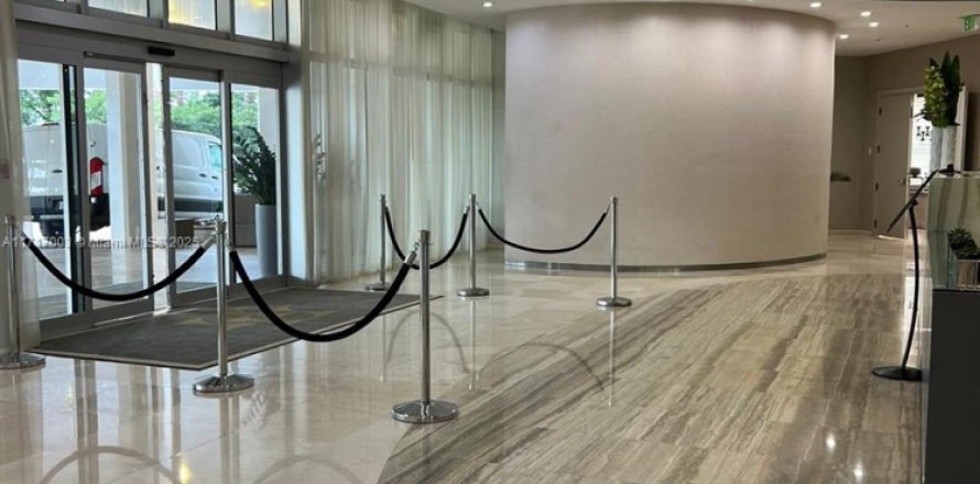 Studio in the Condo in Bal Harbour, Florida  № 1962298