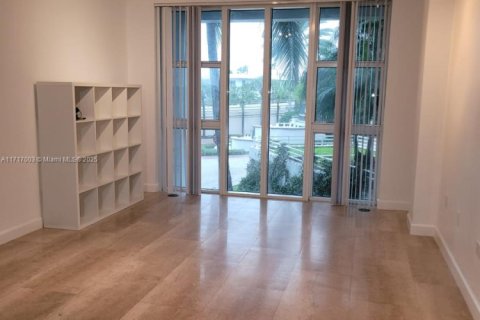 Condo in Bal Harbour, Florida  № 1962298 - photo 12