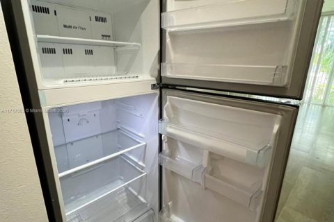 Condo in Bal Harbour, Florida  № 1962298 - photo 7