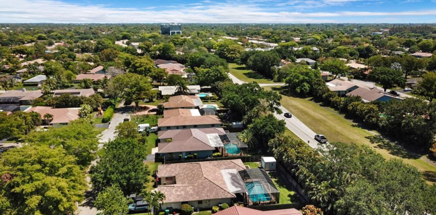 Casa en Coral Springs, Florida 4 dormitorios, 208.94 m2 № 1189539