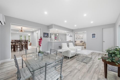 Casa en venta en Coral Springs, Florida, 5 dormitorios, 225.85 m2 № 2077657 - foto 25
