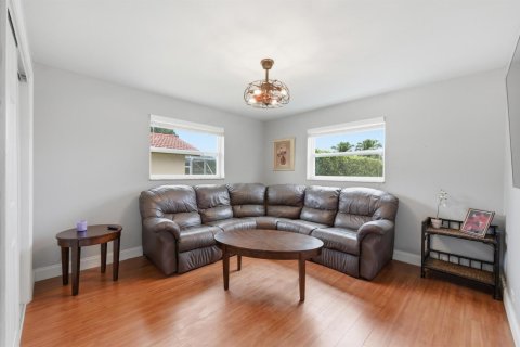 Casa en venta en Coral Springs, Florida, 5 dormitorios, 225.85 m2 № 2077657 - foto 22