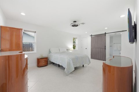 Casa en venta en Coral Springs, Florida, 5 dormitorios, 225.85 m2 № 2077657 - foto 28