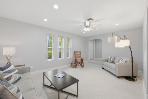 Casa en venta en Coral Springs, Florida, 5 dormitorios, 225.85 m2 № 2077657 - foto 5