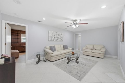 Casa en venta en Coral Springs, Florida, 5 dormitorios, 225.85 m2 № 2077657 - foto 15