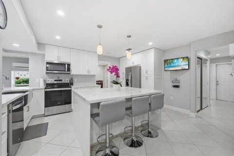 Casa en venta en Coral Springs, Florida, 5 dormitorios, 225.85 m2 № 2077657 - foto 13