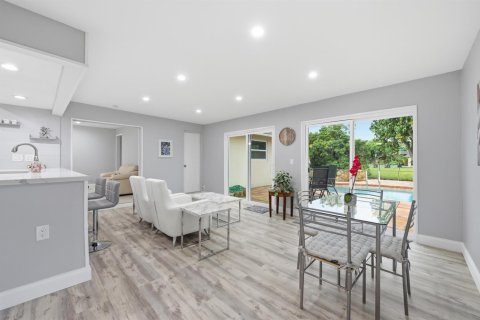 Casa en venta en Coral Springs, Florida, 5 dormitorios, 225.85 m2 № 2077657 - foto 26