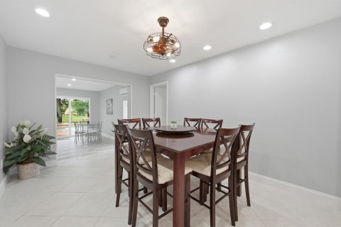 Casa en venta en Coral Springs, Florida, 5 dormitorios, 225.85 m2 № 2077657 - foto 10