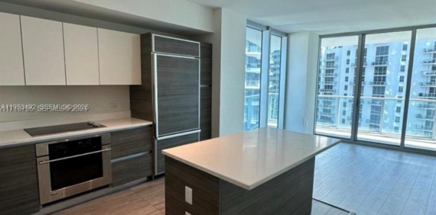 Кондоминиум с 2 спальнями в Майами, Флорида № 2007880