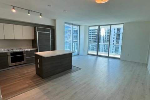 Снять в аренду кондоминиум в Майами, Флорида 2 спальни, 108.23м2, № 2007880 - фото 2