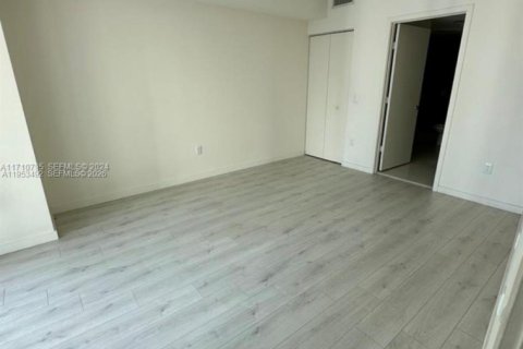 Снять в аренду кондоминиум в Майами, Флорида 2 спальни, 108.23м2, № 2007880 - фото 4