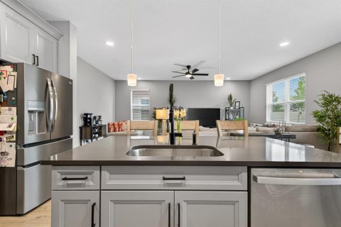 House in Wesley Chapel, Florida 4 bedrooms, 252.42 sq.m. № 2117820 - photo 15