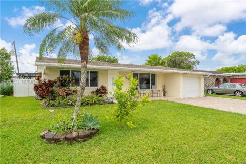 Casa en venta en Sunrise, Florida, 2 dormitorios, 142.79 m2 № 2077947 - foto 3