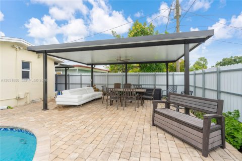 Casa en venta en Sunrise, Florida, 2 dormitorios, 142.79 m2 № 2077947 - foto 22
