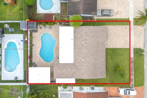Casa en venta en Sunrise, Florida, 2 dormitorios, 142.79 m2 № 2077947 - foto 28