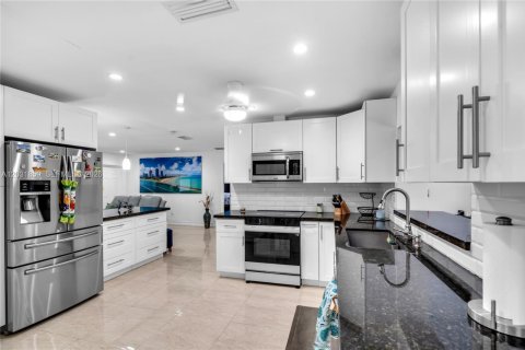 Casa en venta en Sunrise, Florida, 2 dormitorios, 142.79 m2 № 2077947 - foto 9