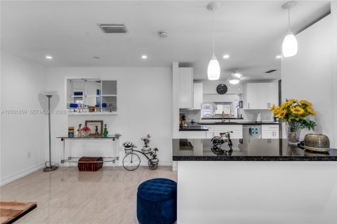 Casa en venta en Sunrise, Florida, 2 dormitorios, 142.79 m2 № 2077947 - foto 6