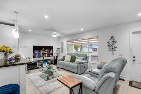 Casa en venta en Sunrise, Florida, 2 dormitorios, 142.79 m2 № 2077947 - foto 5