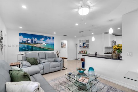 Casa en venta en Sunrise, Florida, 2 dormitorios, 142.79 m2 № 2077947 - foto 7