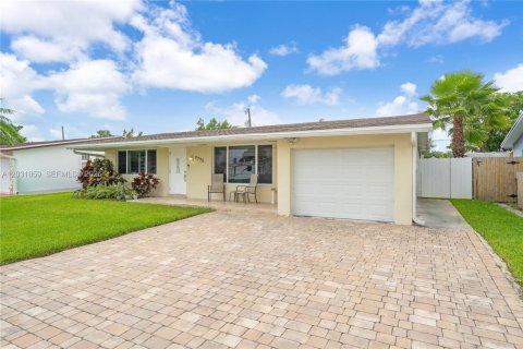 Casa en venta en Sunrise, Florida, 2 dormitorios, 142.79 m2 № 2077947 - foto 2