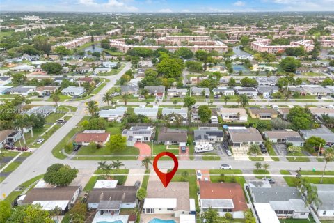 Casa en venta en Sunrise, Florida, 2 dormitorios, 142.79 m2 № 2077947 - foto 26