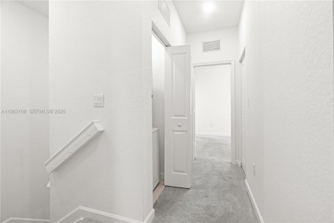 Touwnhouse à louer à Miami, Floride: 3 chambres, 123.37 m2 № 2024227 - photo 21