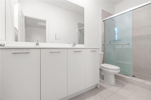 Touwnhouse à louer à Miami, Floride: 3 chambres, 123.37 m2 № 2024227 - photo 26