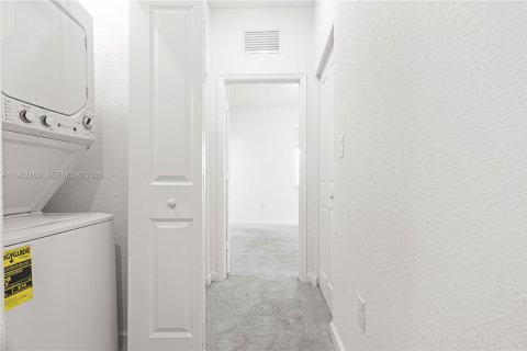 Touwnhouse à louer à Miami, Floride: 3 chambres, 123.37 m2 № 2024227 - photo 27