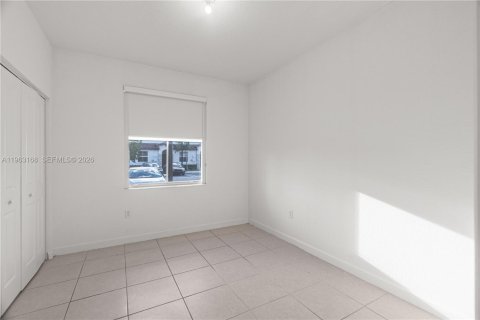 Touwnhouse à louer à Miami, Floride: 3 chambres, 123.37 m2 № 2024227 - photo 6