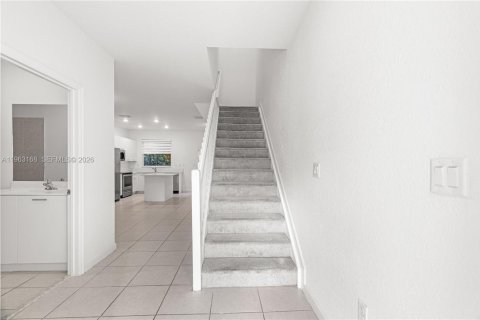 Touwnhouse à louer à Miami, Floride: 3 chambres, 123.37 m2 № 2024227 - photo 4