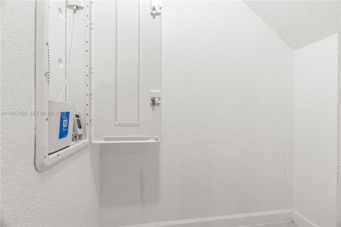 Touwnhouse à louer à Miami, Floride: 3 chambres, 123.37 m2 № 2024227 - photo 20