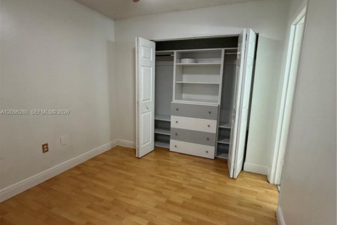 Condo in Miami, Florida, 2 bedrooms  № 2387962 - photo 21