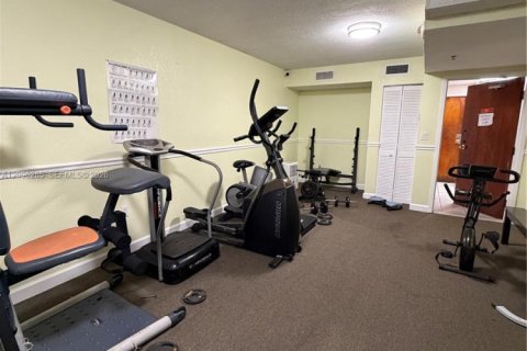 Condo in Miami, Florida, 2 bedrooms  № 2387962 - photo 26