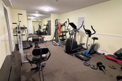 Condo in Miami, Florida, 2 bedrooms  № 2387962 - photo 25