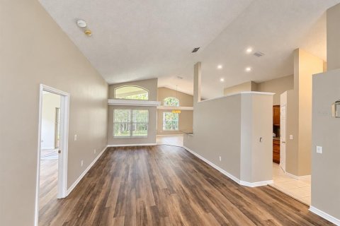 Villa ou maison à louer à Orlando, Floride: 4 chambres, 200.76 m2 № 2381215 - photo 4