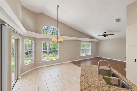 Villa ou maison à louer à Orlando, Floride: 4 chambres, 200.76 m2 № 2381215 - photo 2