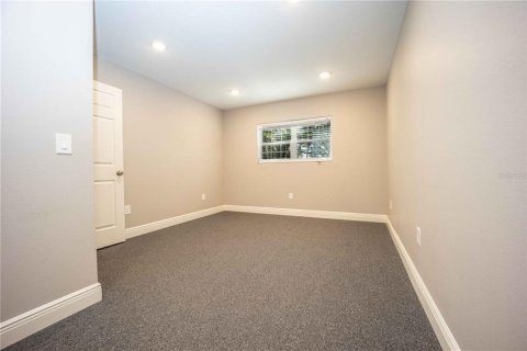 Propiedad comercial en alquiler en Wildwood, Florida, 286.05 m2 № 1558989 - foto 14