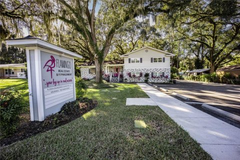 Propiedad comercial en alquiler en Wildwood, Florida, 286.05 m2 № 1558989 - foto 1