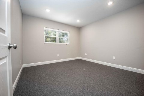 Propiedad comercial en alquiler en Wildwood, Florida, 286.05 m2 № 1558989 - foto 13
