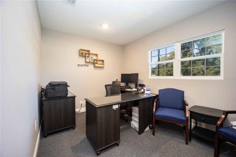Propiedad comercial en alquiler en Wildwood, Florida, 286.05 m2 № 1558989 - foto 11
