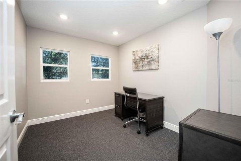 Propiedad comercial en alquiler en Wildwood, Florida, 286.05 m2 № 1558989 - foto 9
