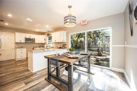 Propiedad comercial en alquiler en Wildwood, Florida, 286.05 m2 № 1558989 - foto 7