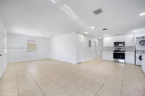 Снять в аренду виллу или дом в Майами, Флорида 3 спальни, 267.65м2, № 1958457 - фото 3