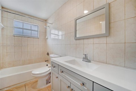 Снять в аренду виллу или дом в Майами, Флорида 3 спальни, 267.65м2, № 1958457 - фото 5