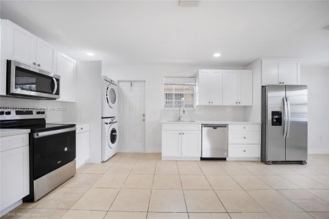 Снять в аренду виллу или дом в Майами, Флорида 3 спальни, 267.65м2, № 1958457 - фото 2