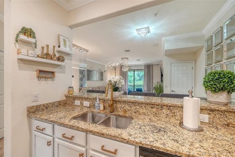 Townhouse in Venice, Florida 3 bedrooms, 181.07 sq.m. № 2213005 - photo 16