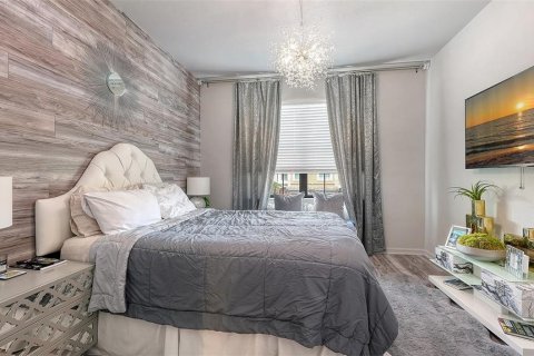 Townhouse in Venice, Florida 3 bedrooms, 181.07 sq.m. № 2213005 - photo 24